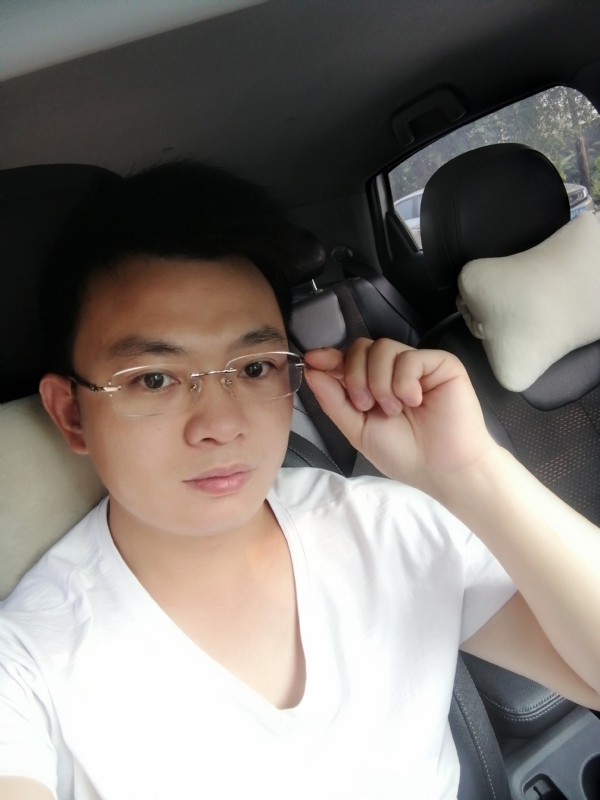 幸福的拥抱的第二张照片--中山中老年相亲网